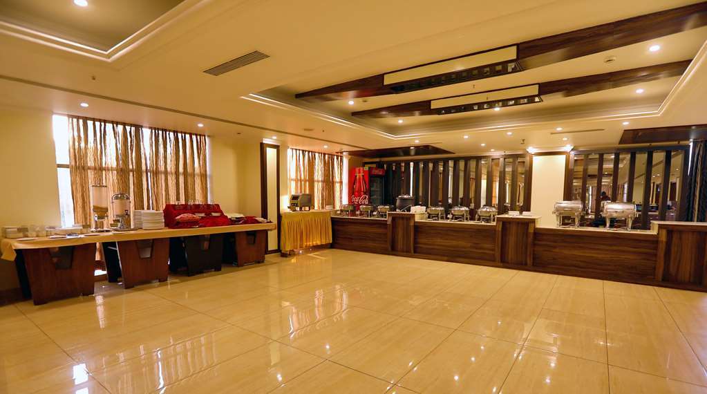 Golden Tulip Haridwar Hotel Restaurant photo